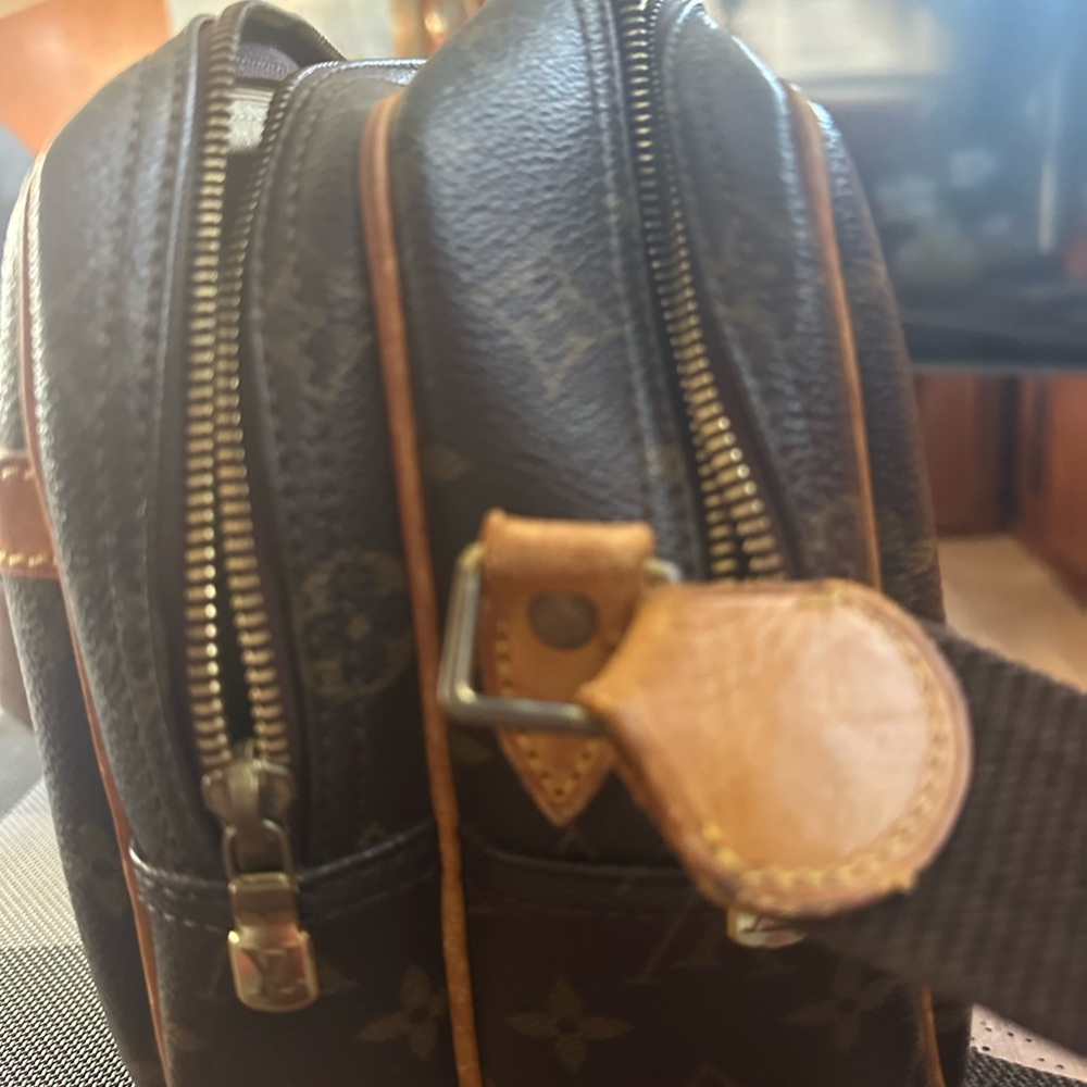💥Louis Vuitton Leather Crossbody bag Vintage - Picture 5 of 11